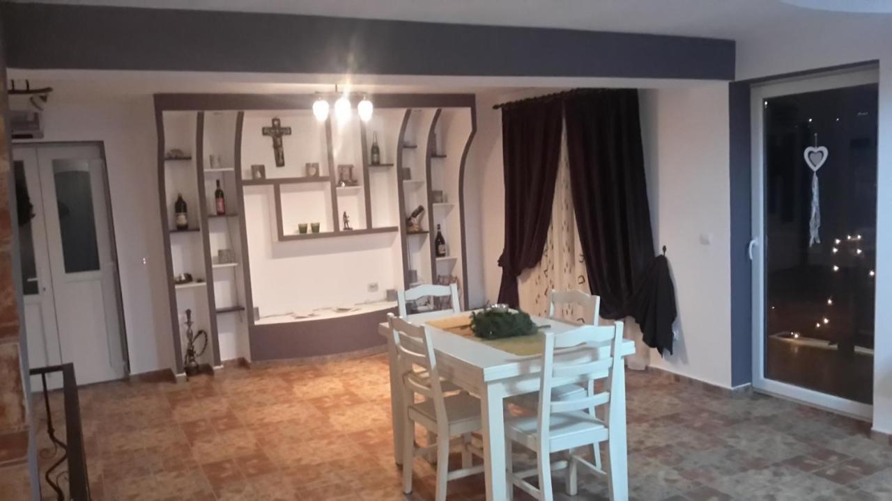 La Curtea Argeseana Apartment Valea Iasului ภายนอก รูปภาพ